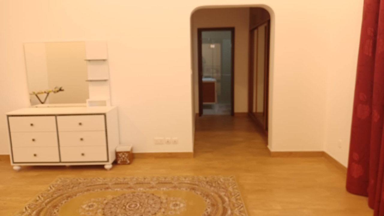 property 376 image 5