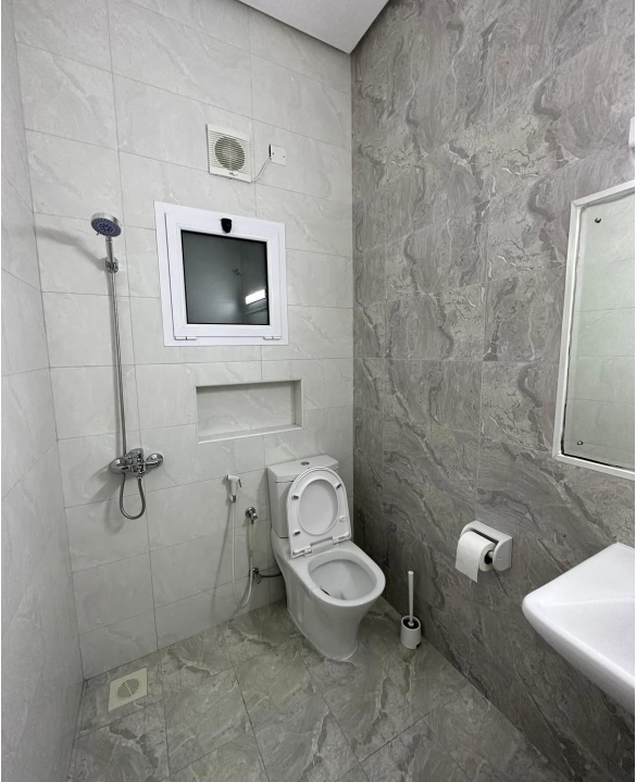 property 377 image 4