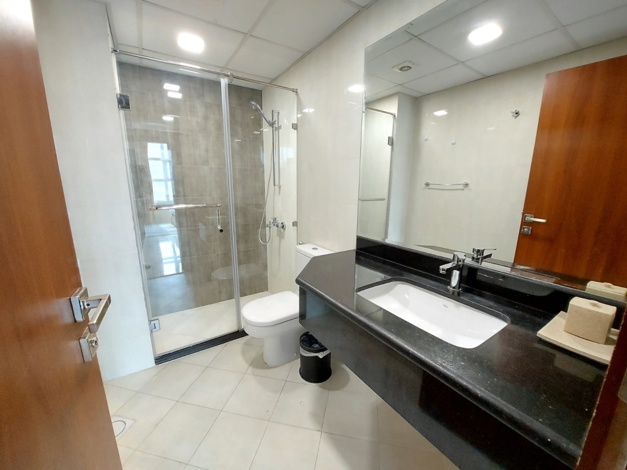 property 381 image 9