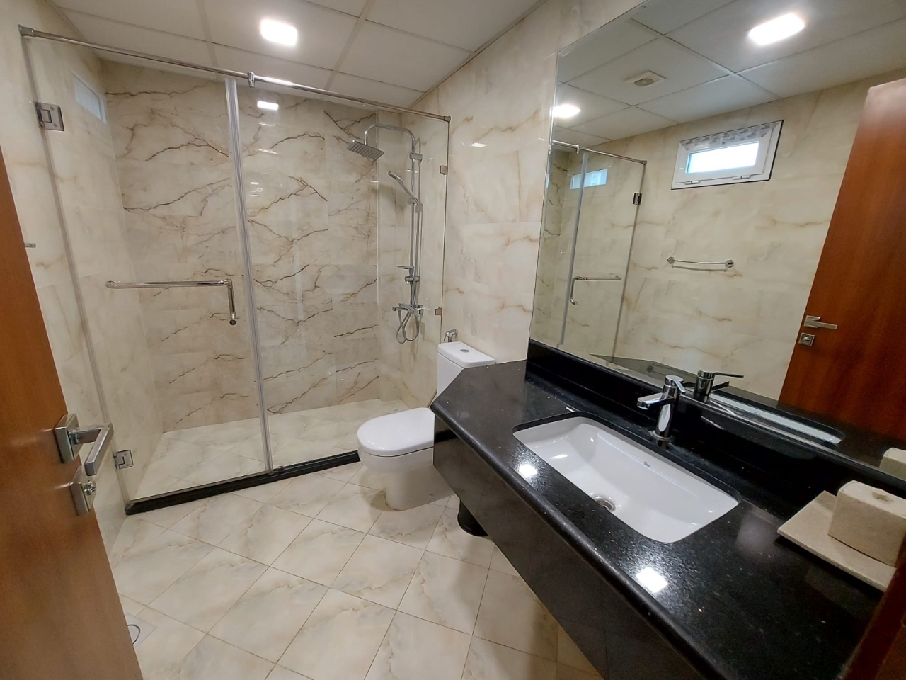 property 381 image 0