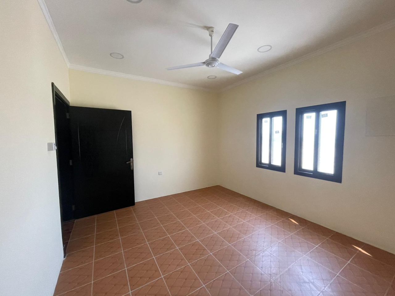 property 382 image 2