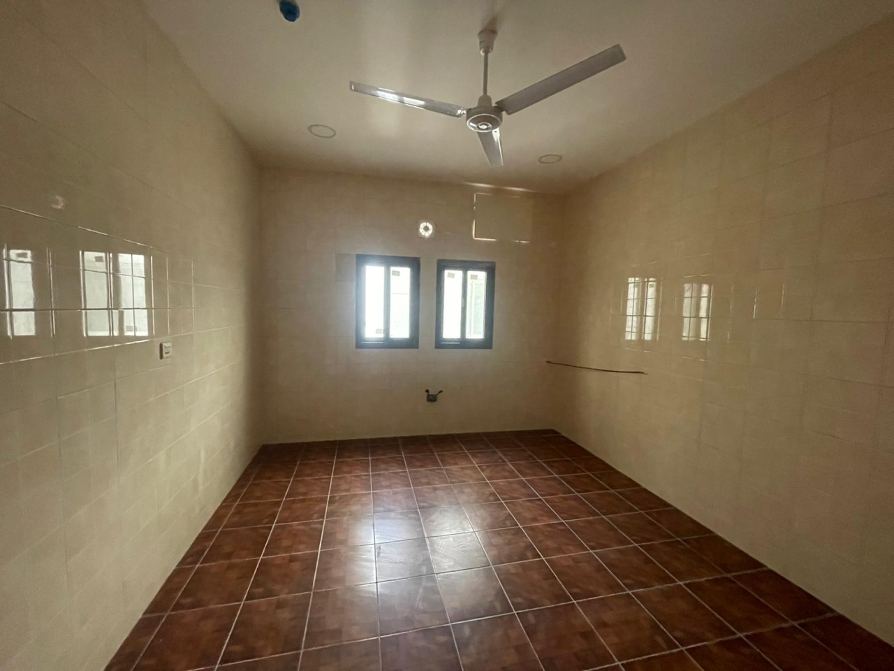 property 382 image 5