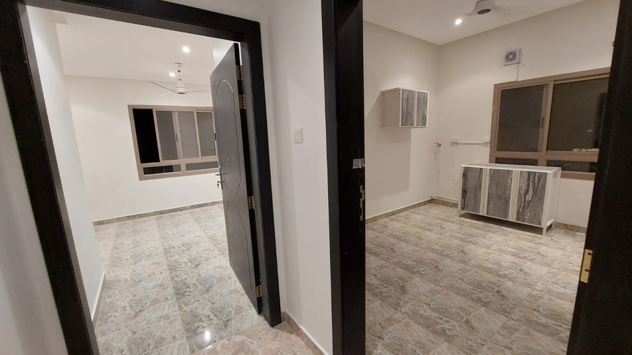 property 385 image 6