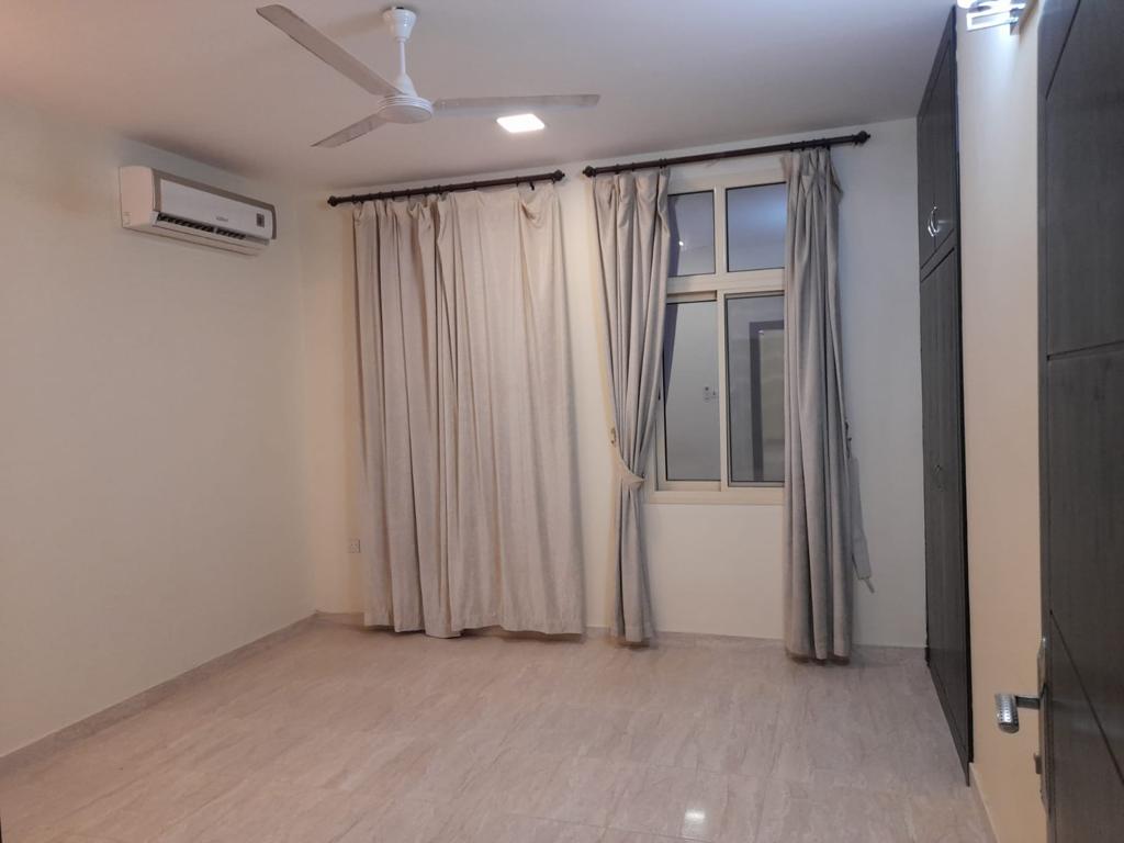 property 386 image 4