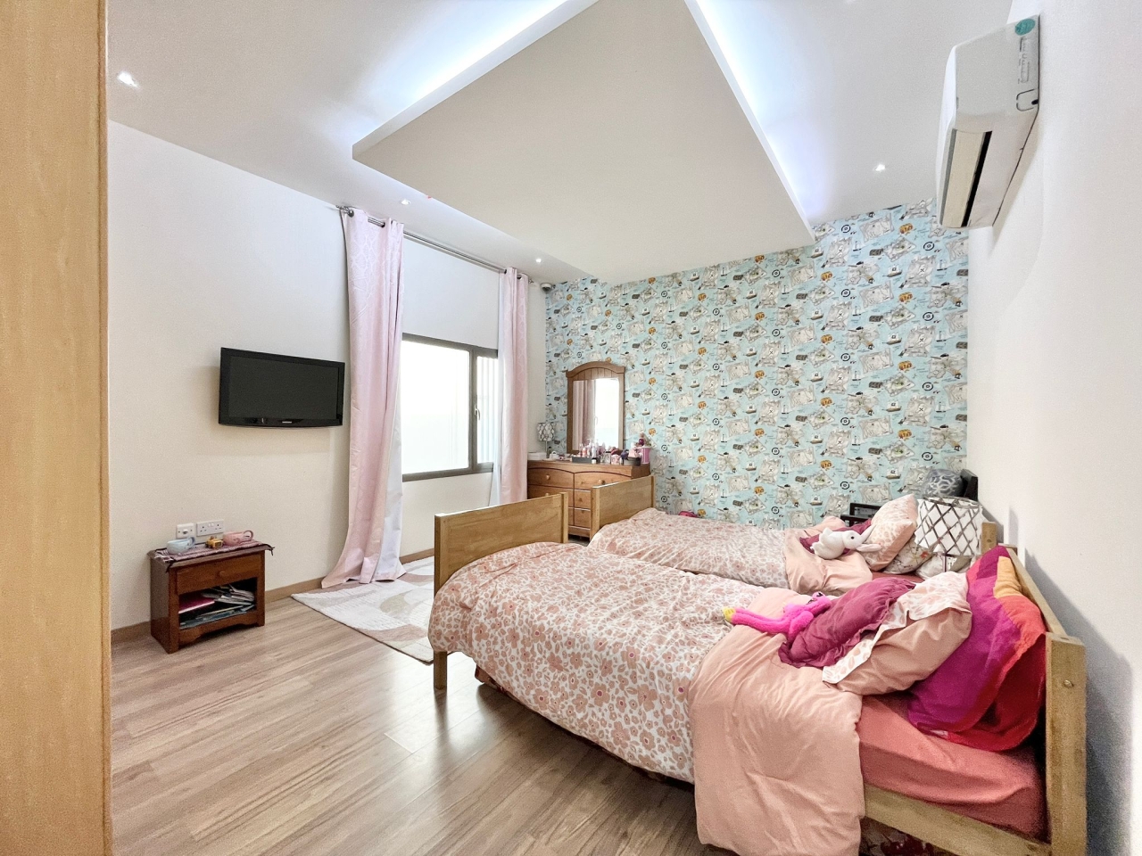 property 390 image 9