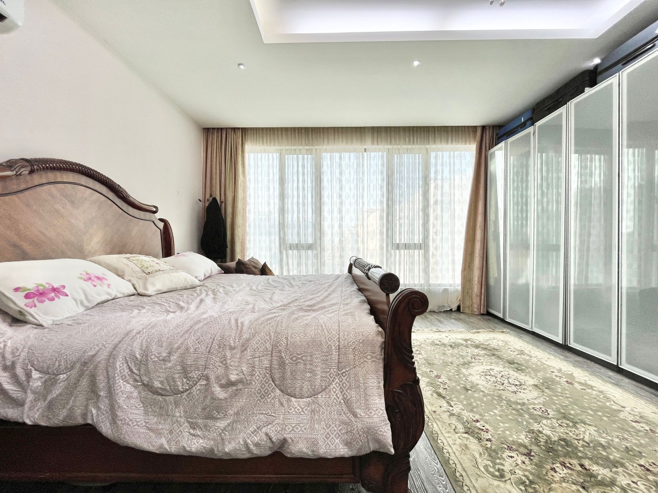 property 390 image 5