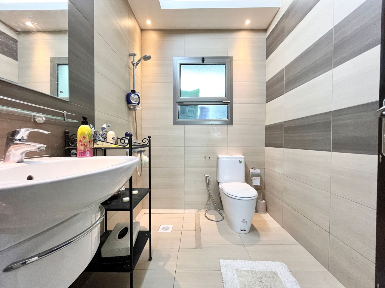 property 390 image 13