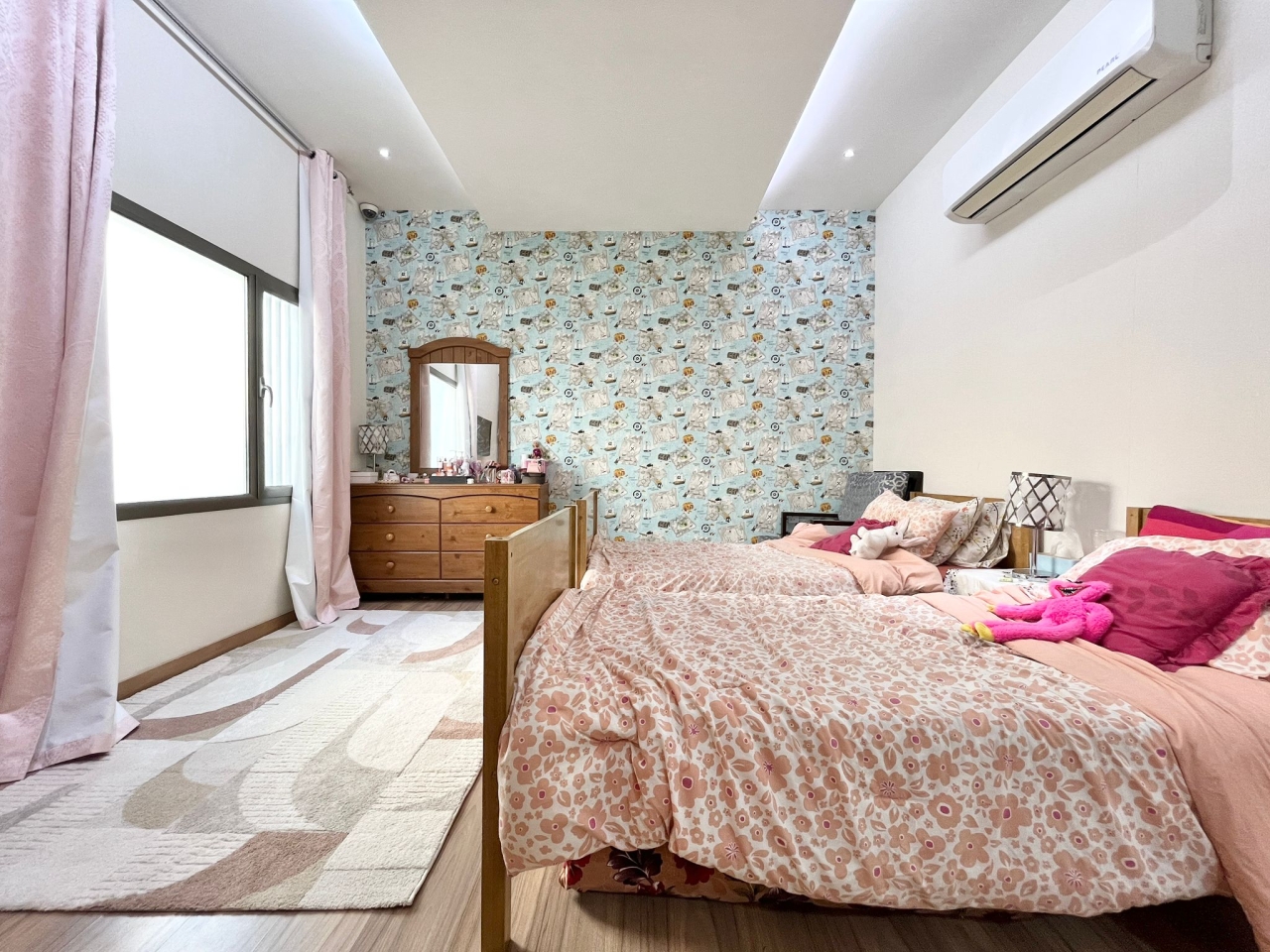 property 390 image 12