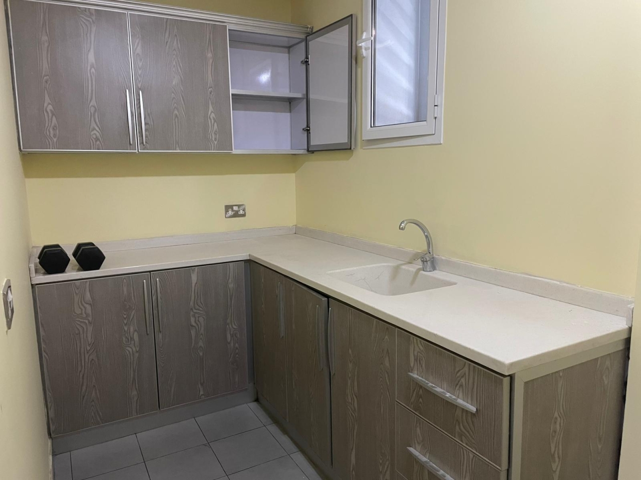 property 400 image 11