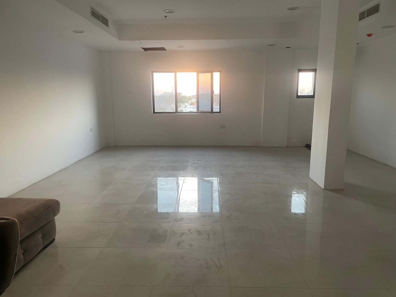 property 409 image 3