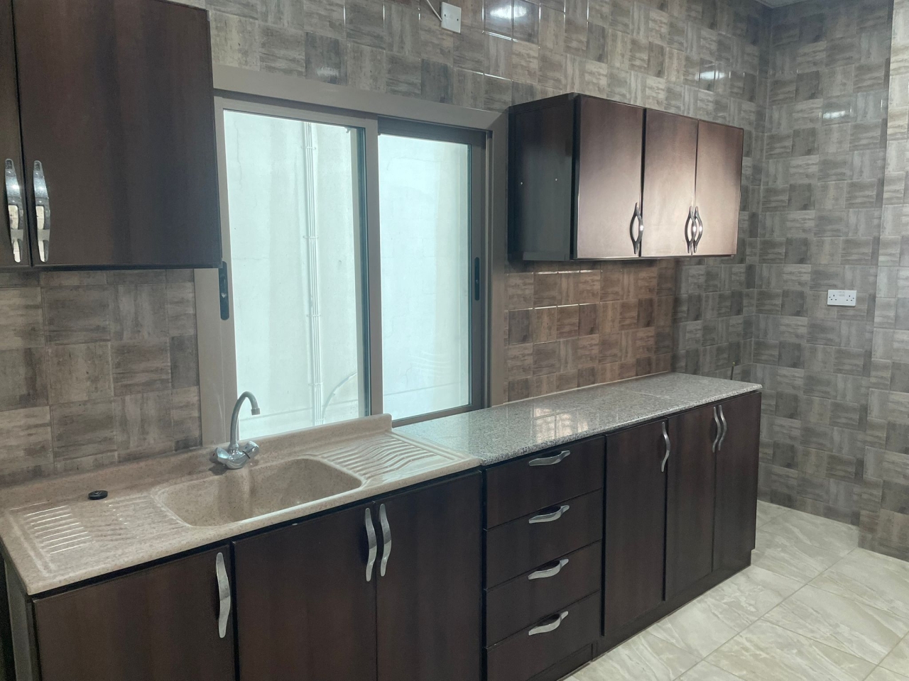 property 413 image 7