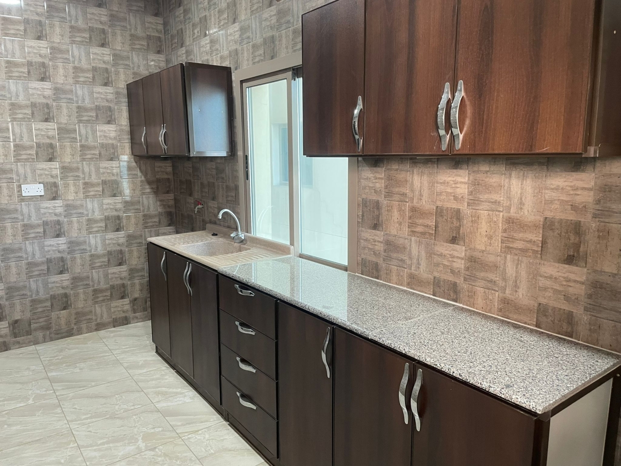 property 413 image 8