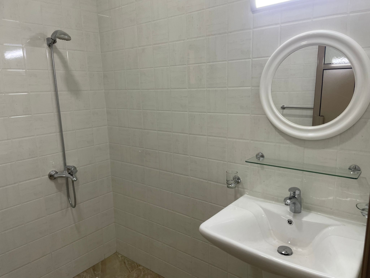 property 413 image 4