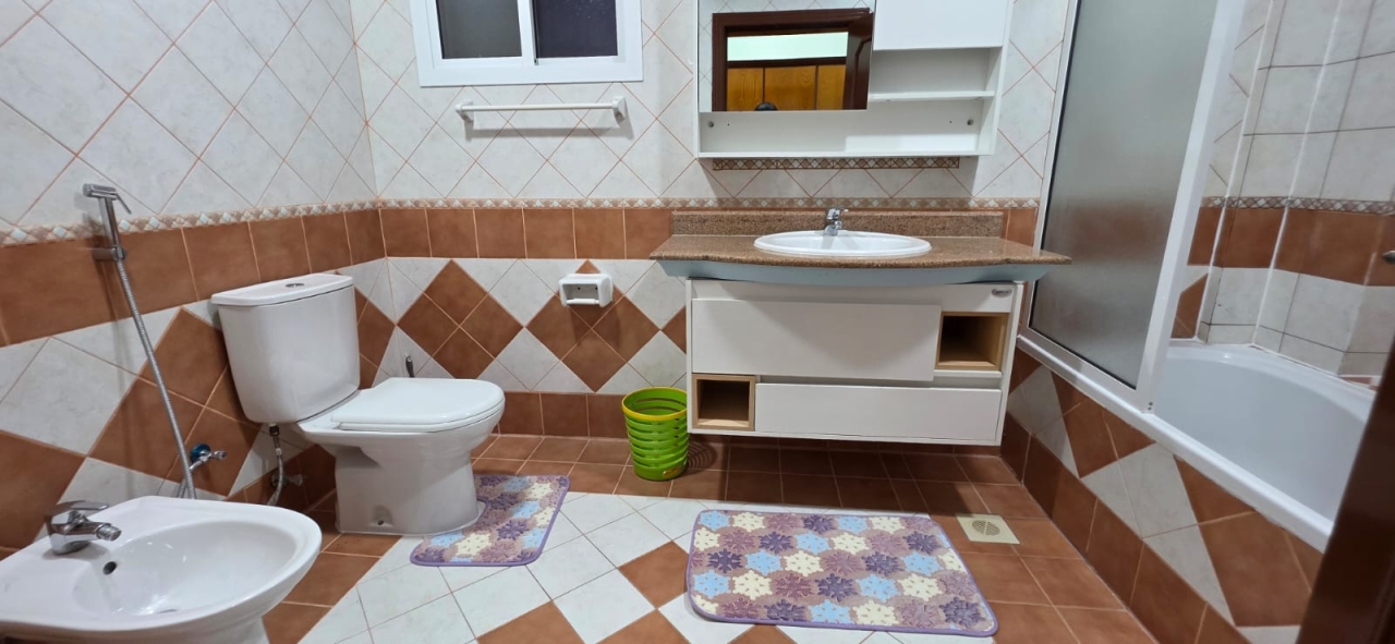 property 424 image 0