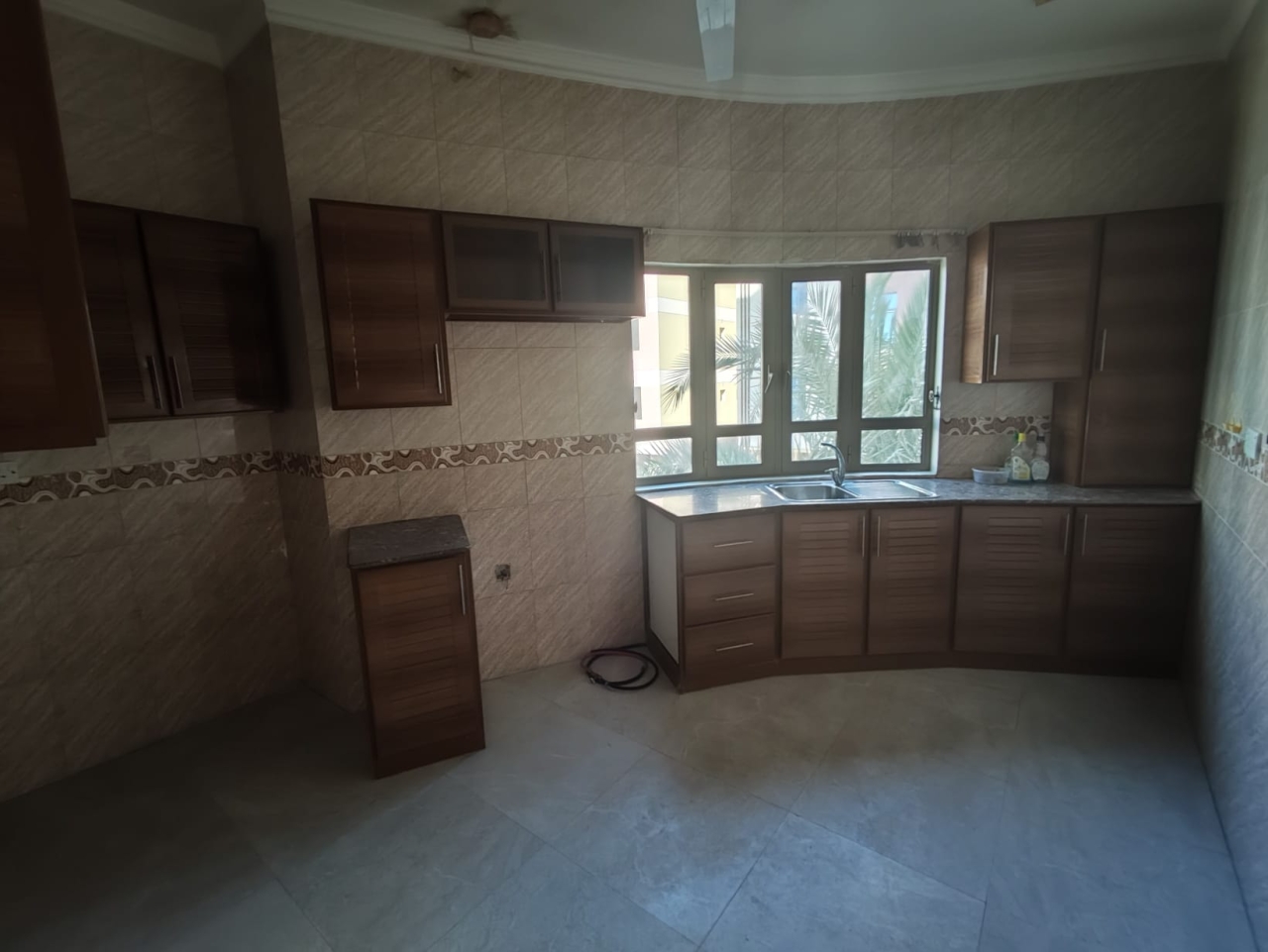 property 425 image 1