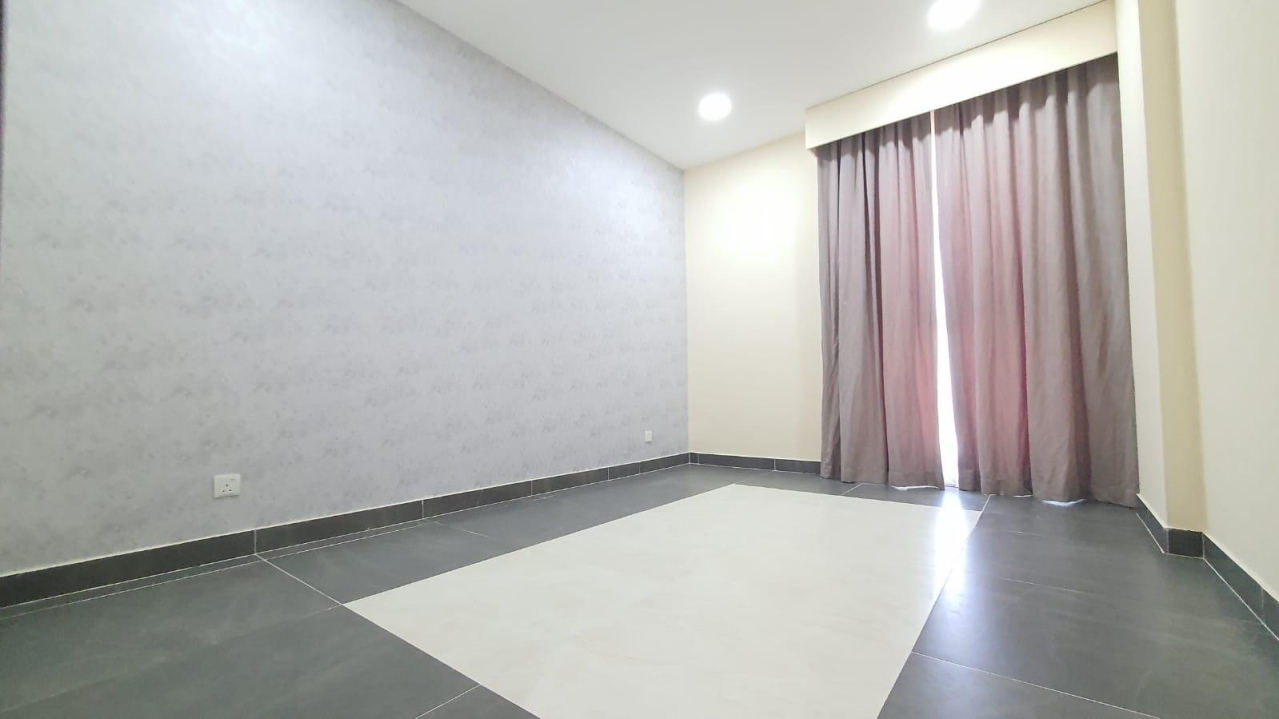 property 439 image 2