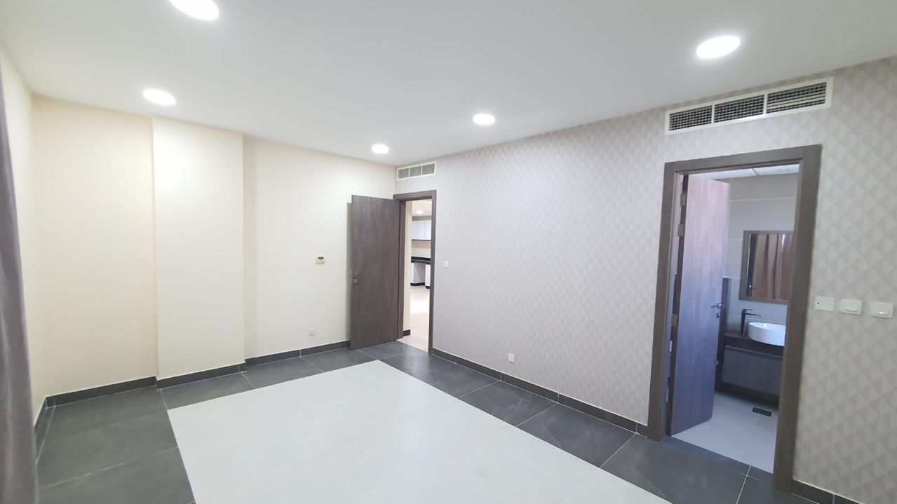 property 439 image 13