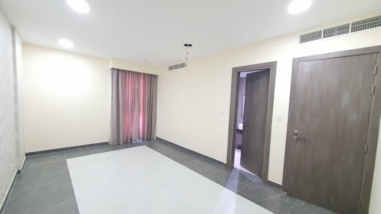 property 439 image 15