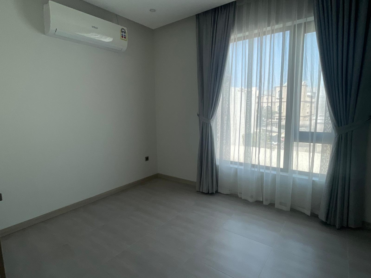 property 444 image 4