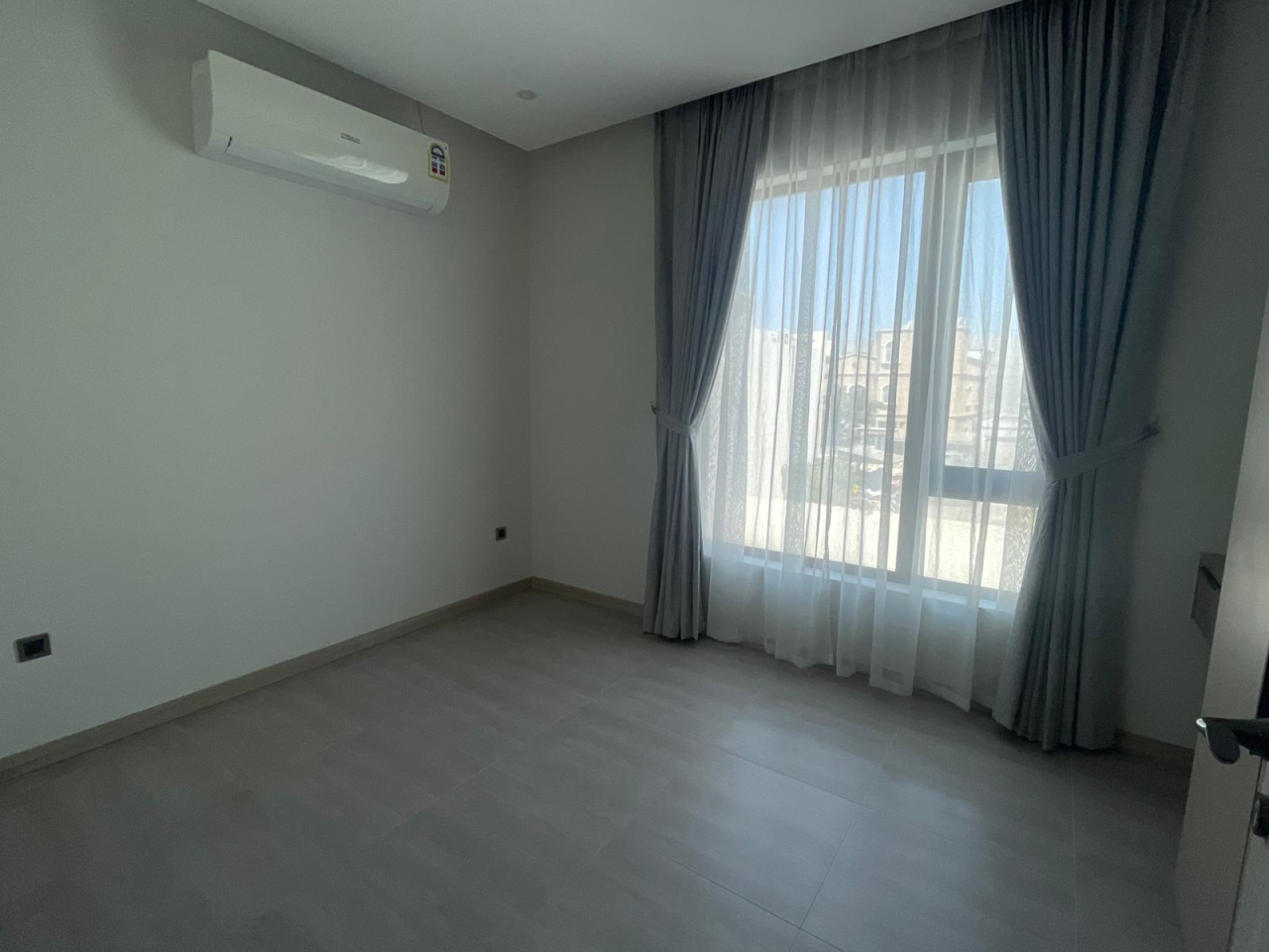 property 444 image 5