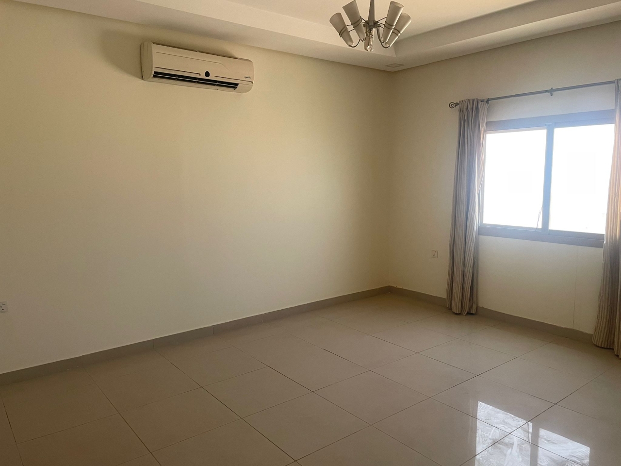 property 465 image 0