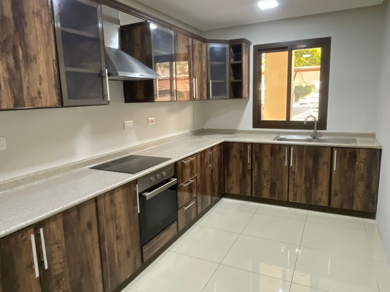 property 471 image 3