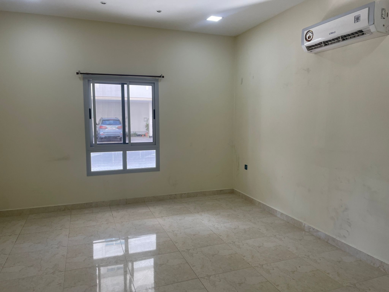 property 472 image 6