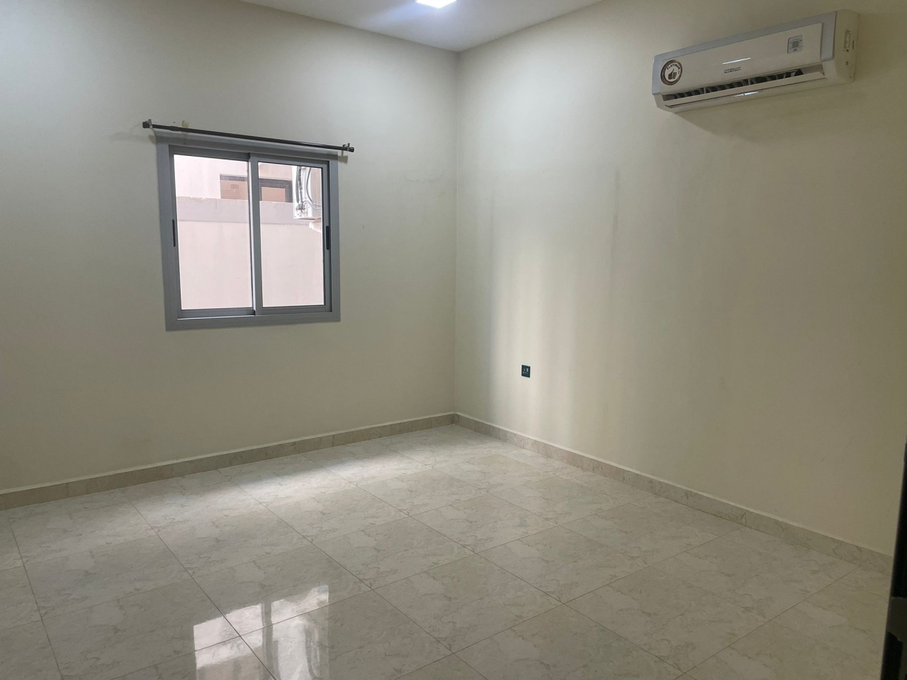 property 472 image 7