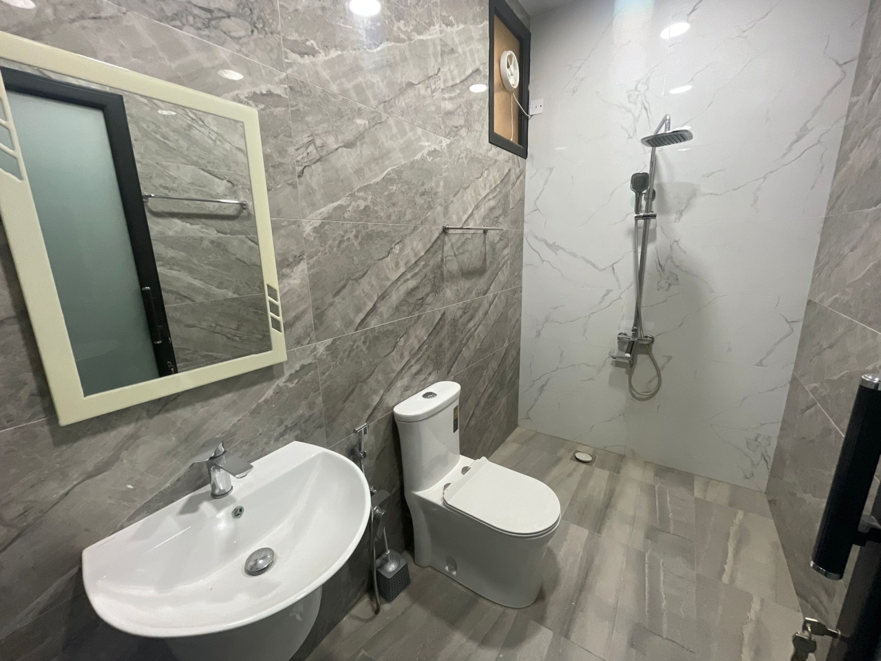 property 474 image 3