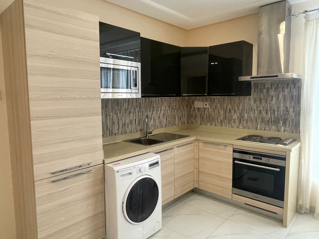 property 476 image 7