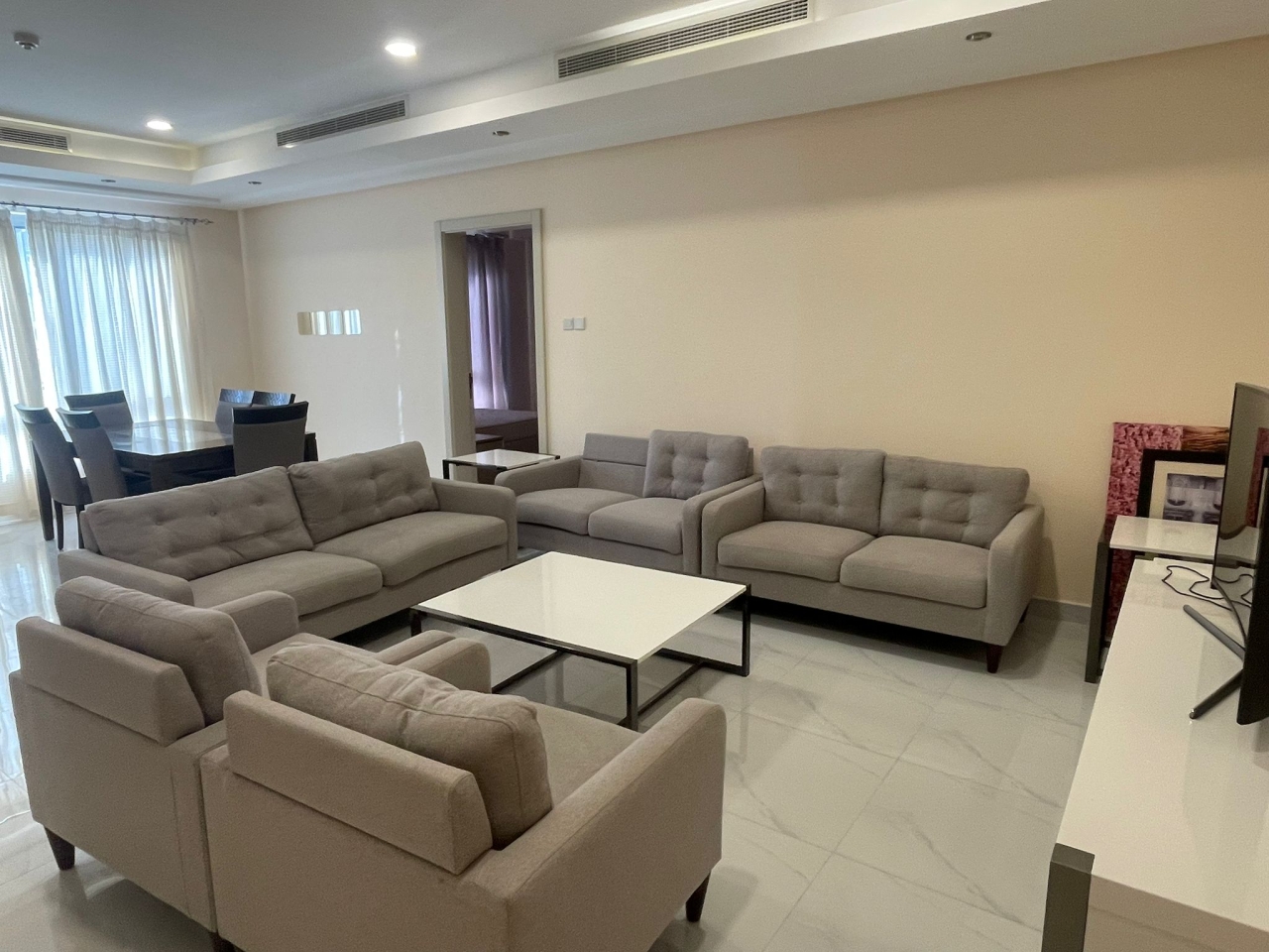 property 476 image 1