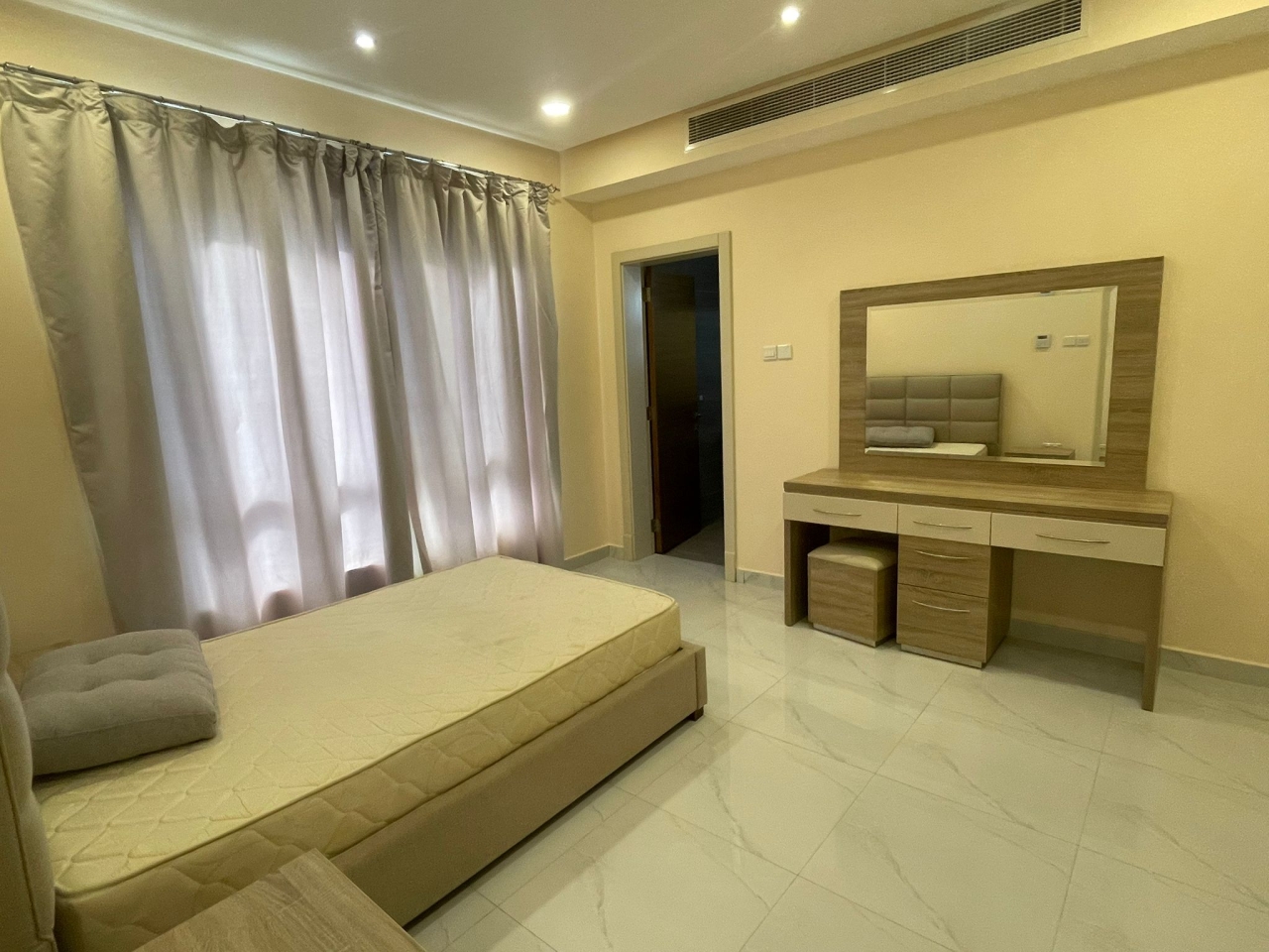 property 476 image 12