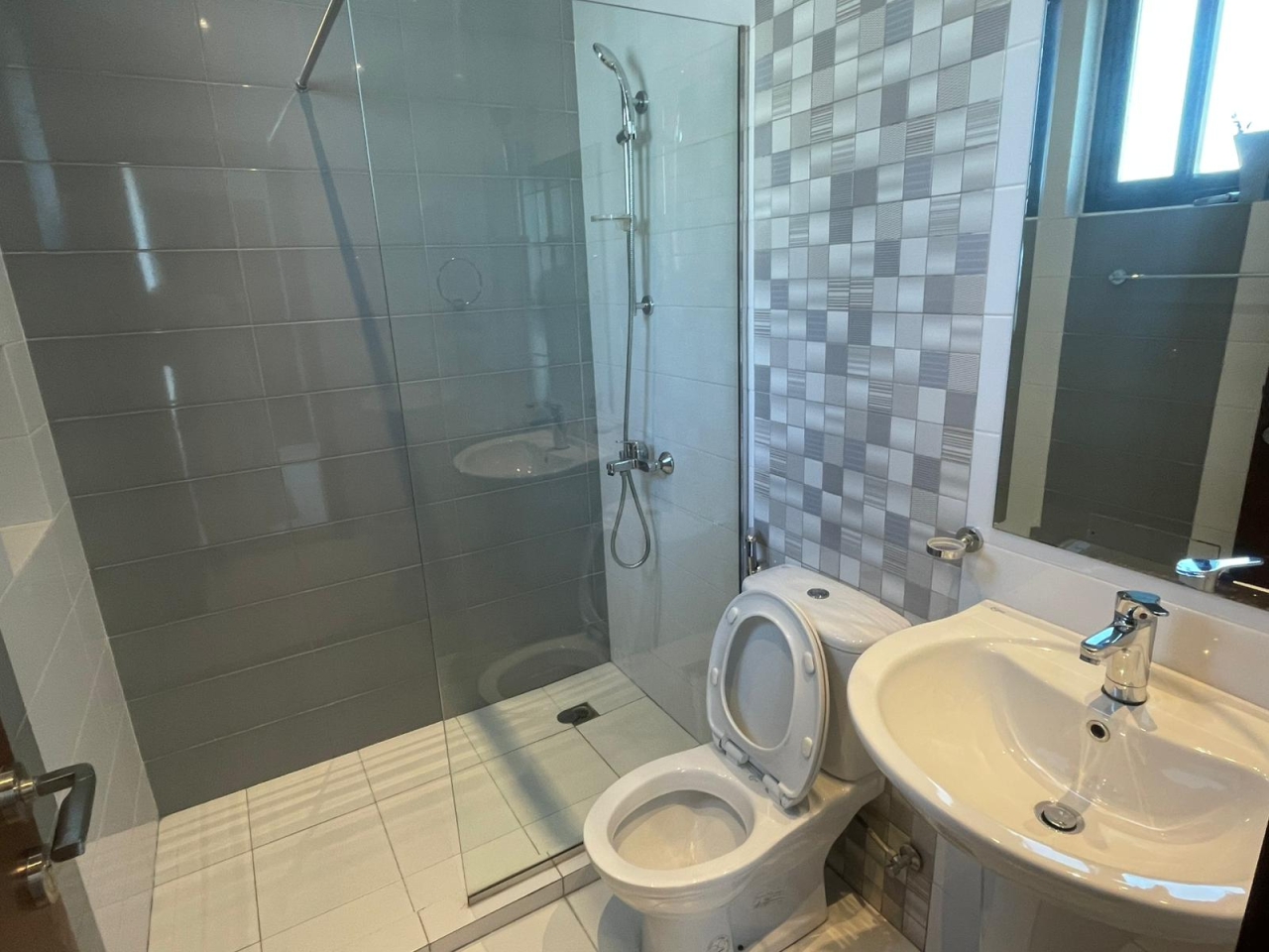 property 477 image 9