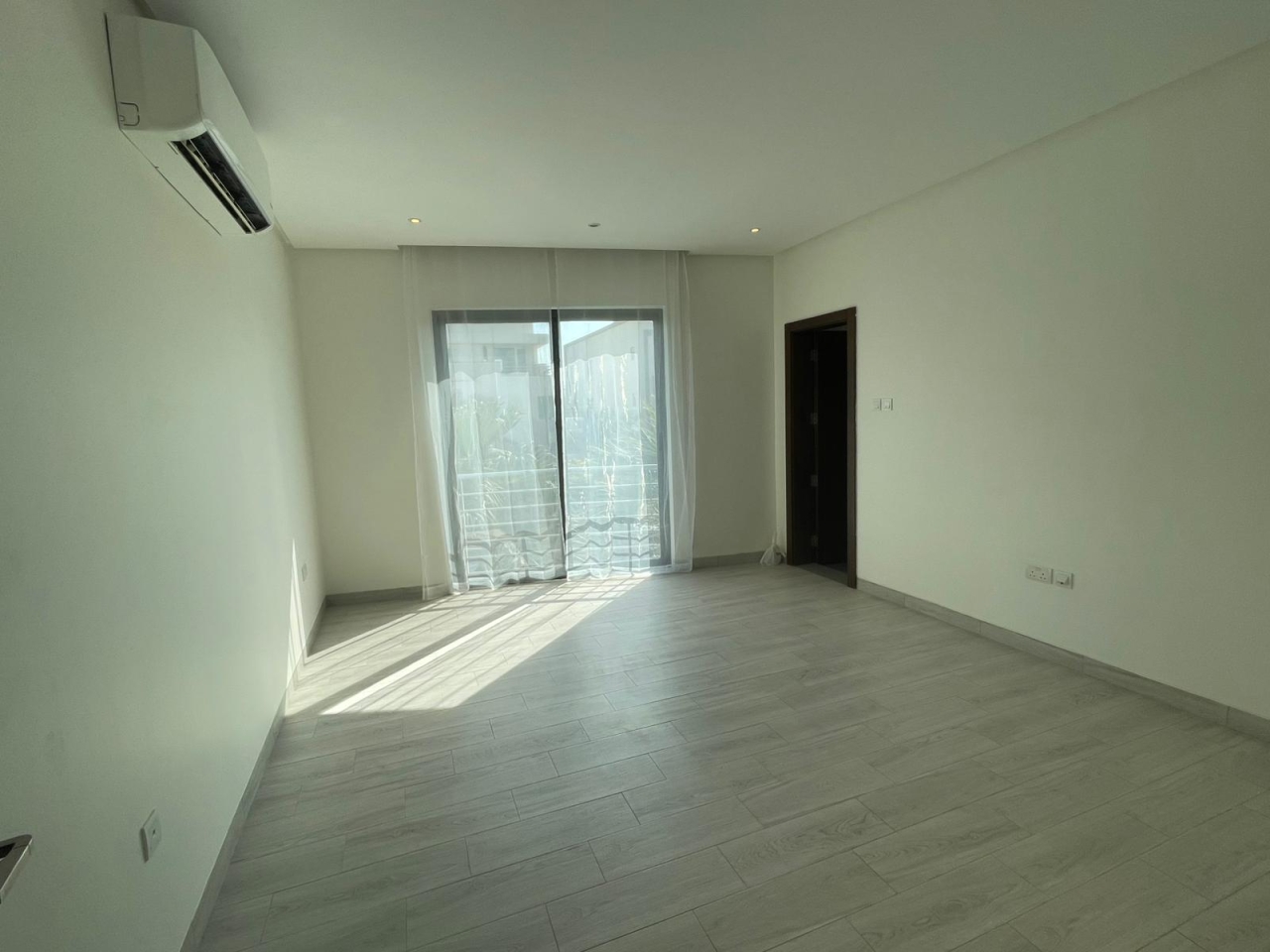 property 477 image 4