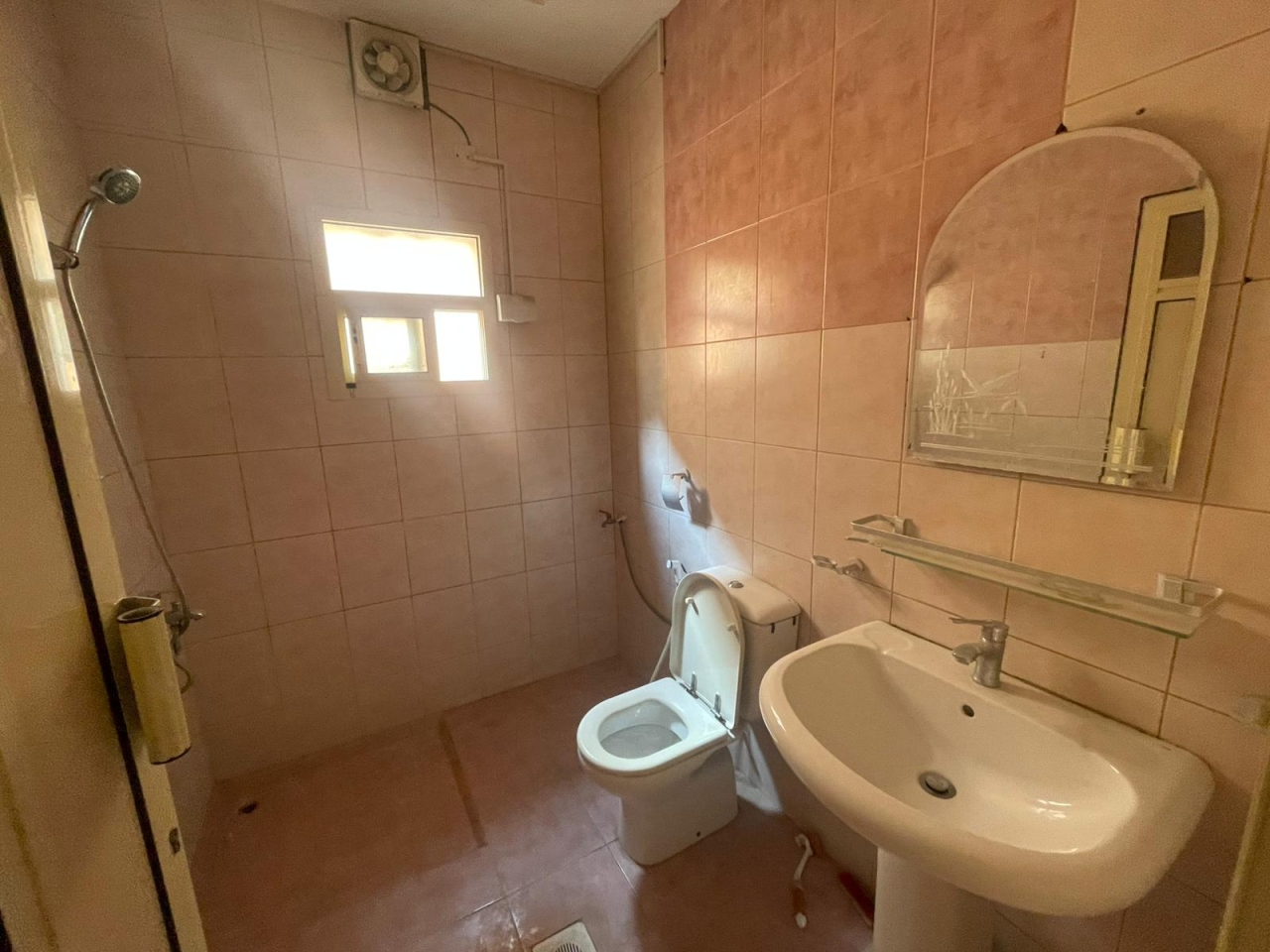 property 479 image 4