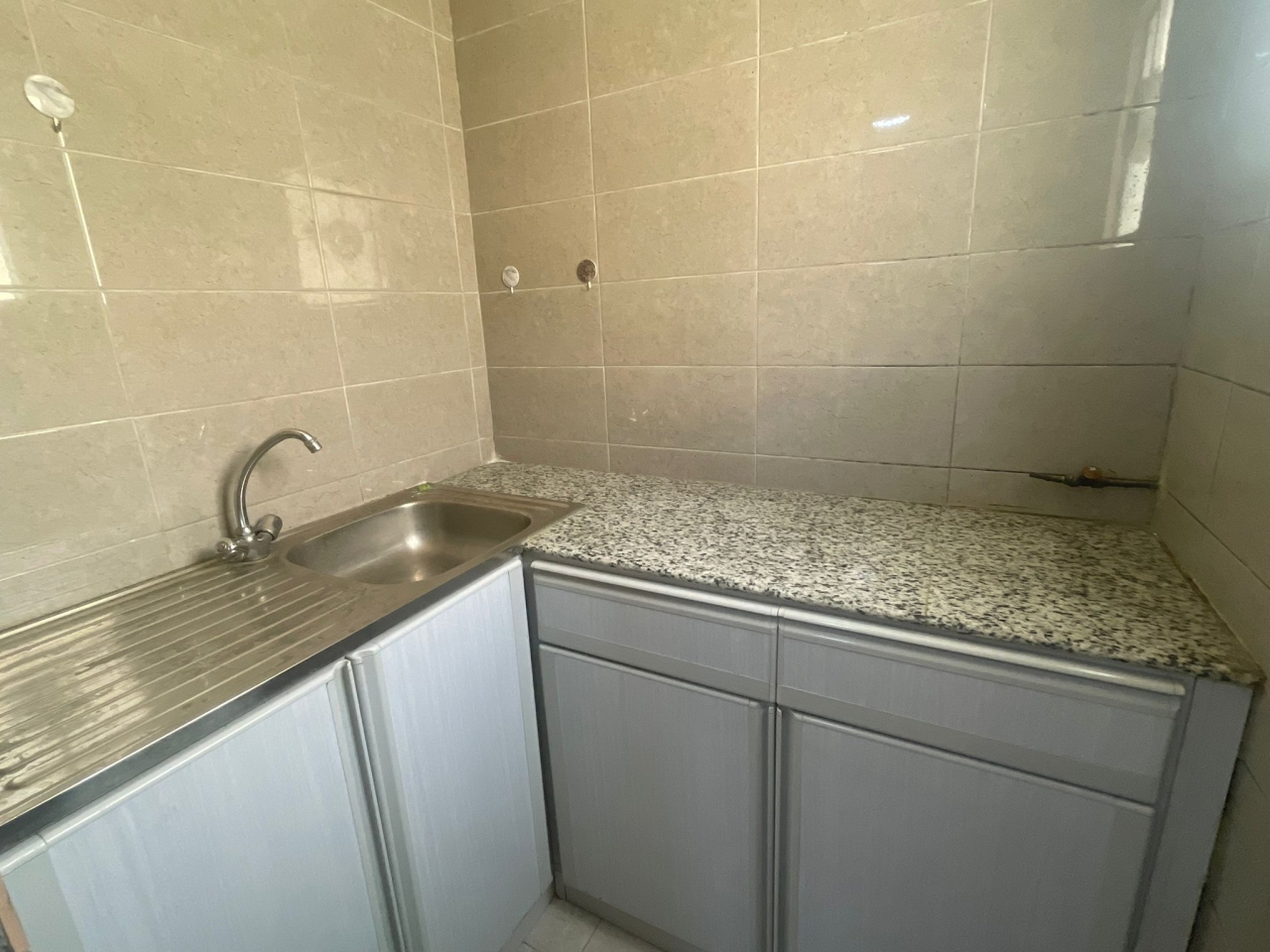 property 481 image 0