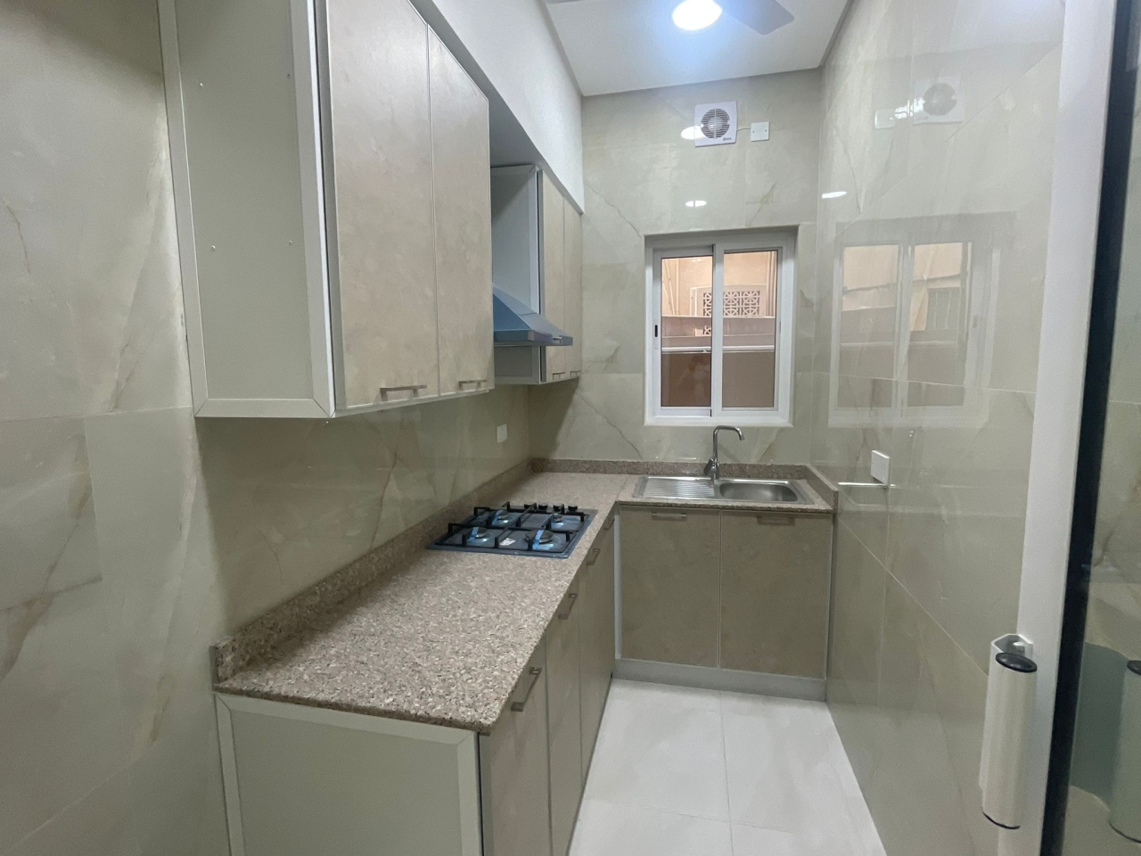 property 484 image 1