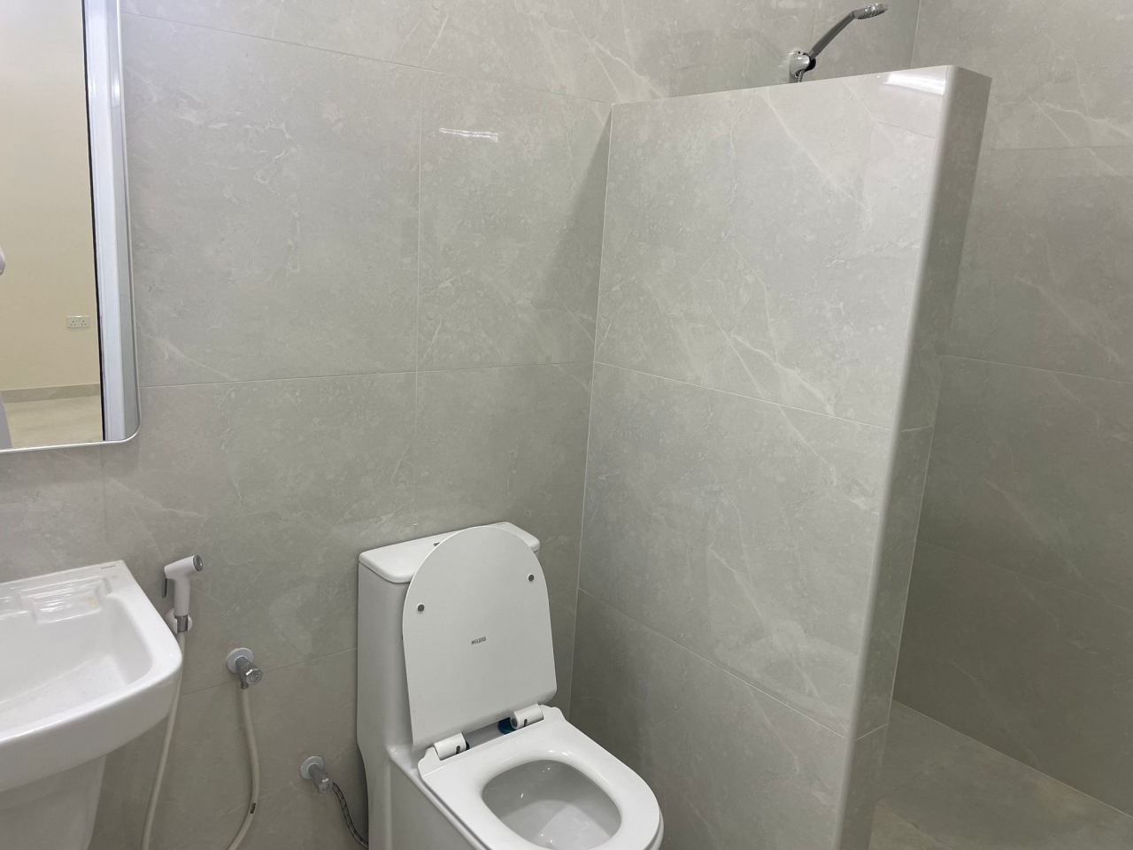 property 484 image 2