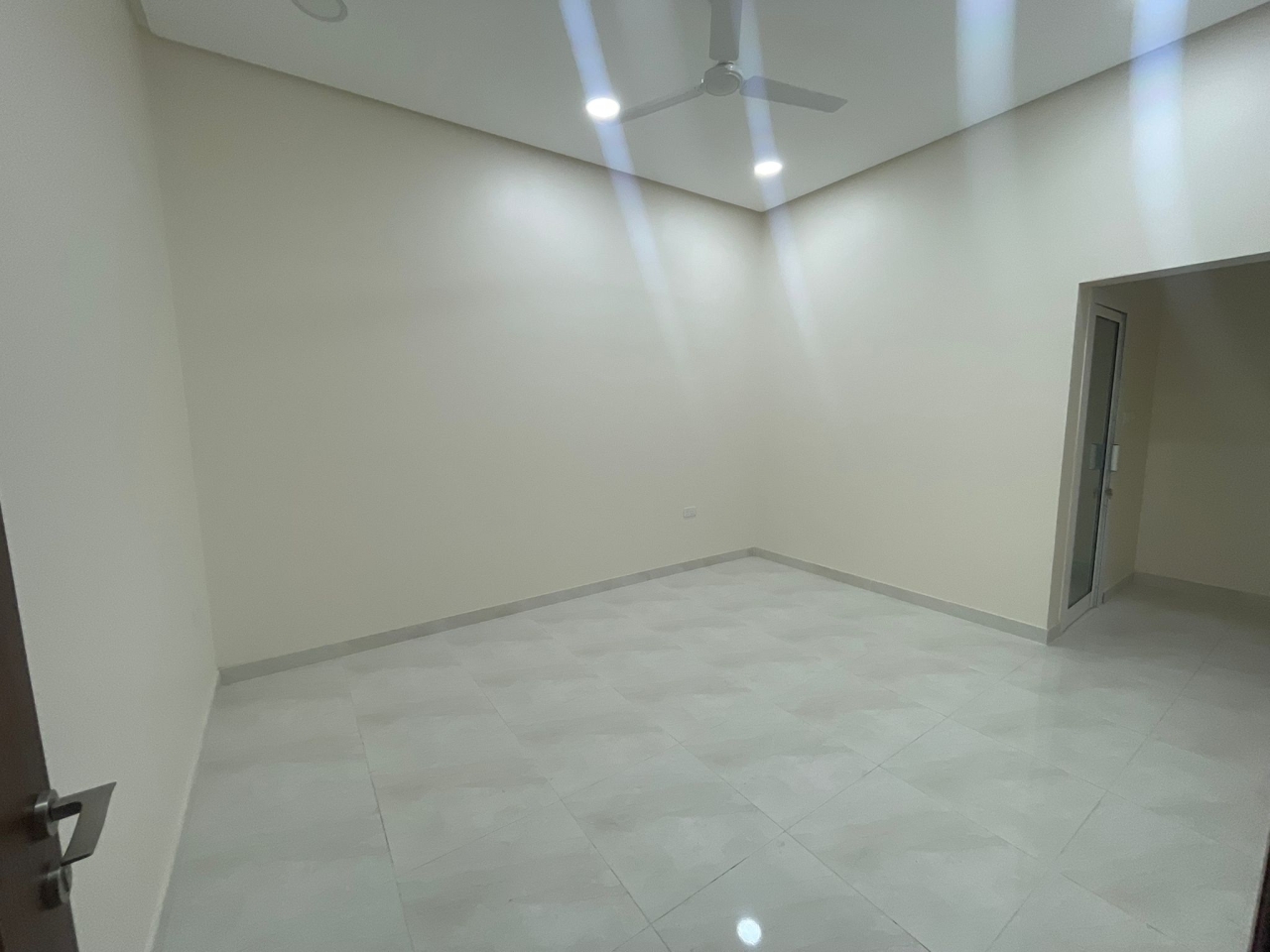 property 484 image 4