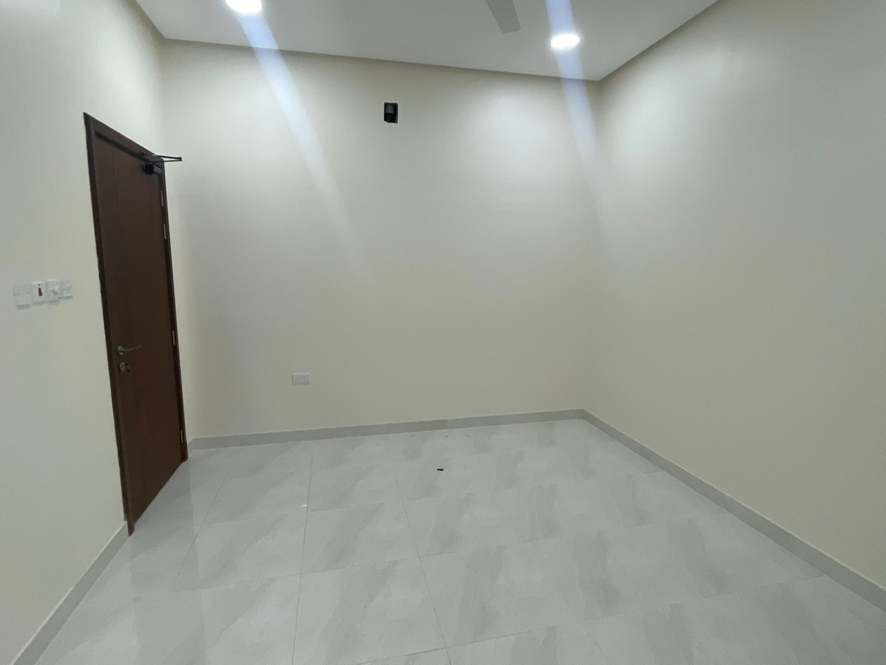 property 485 image 0