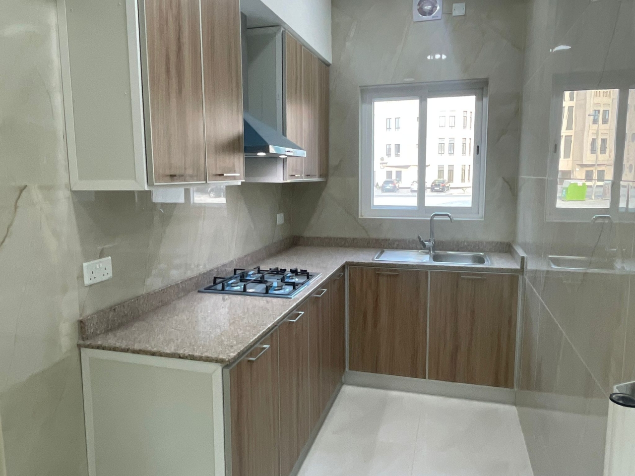 property 485 image 3