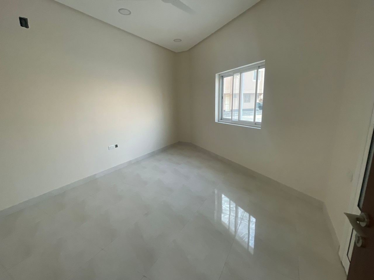 property 485 image 1