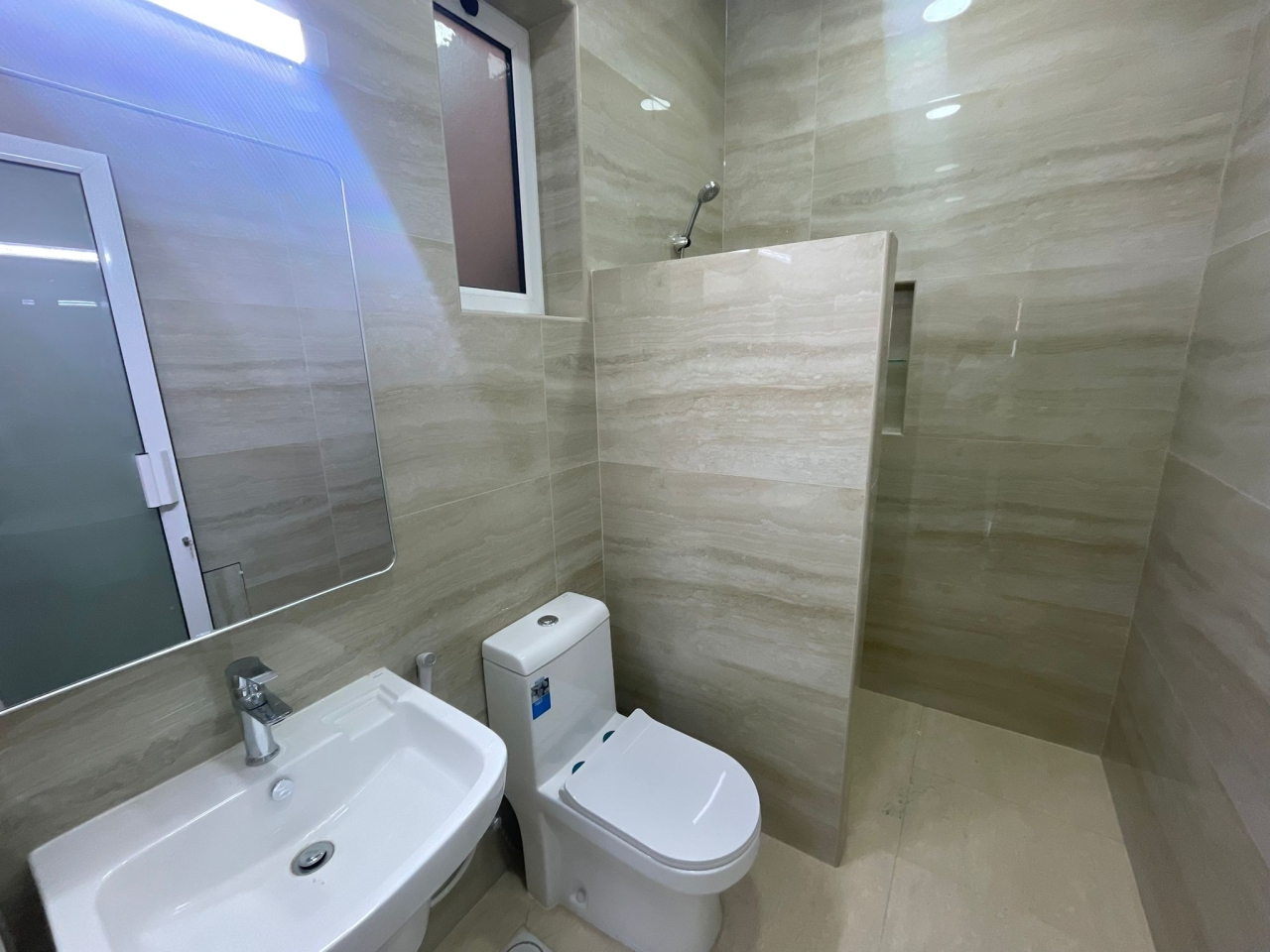 property 486 image 3