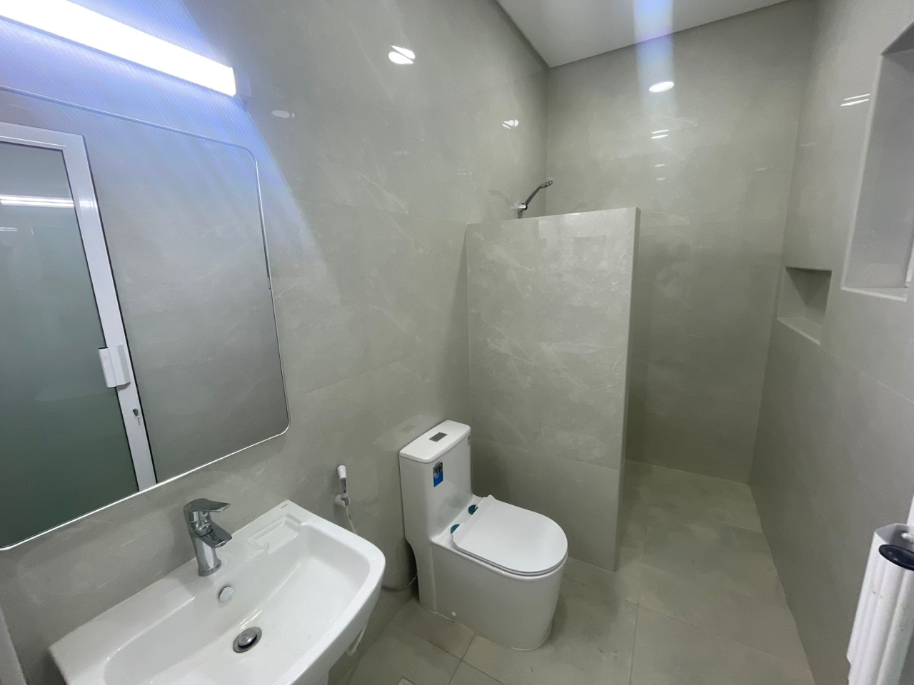 property 487 image 4