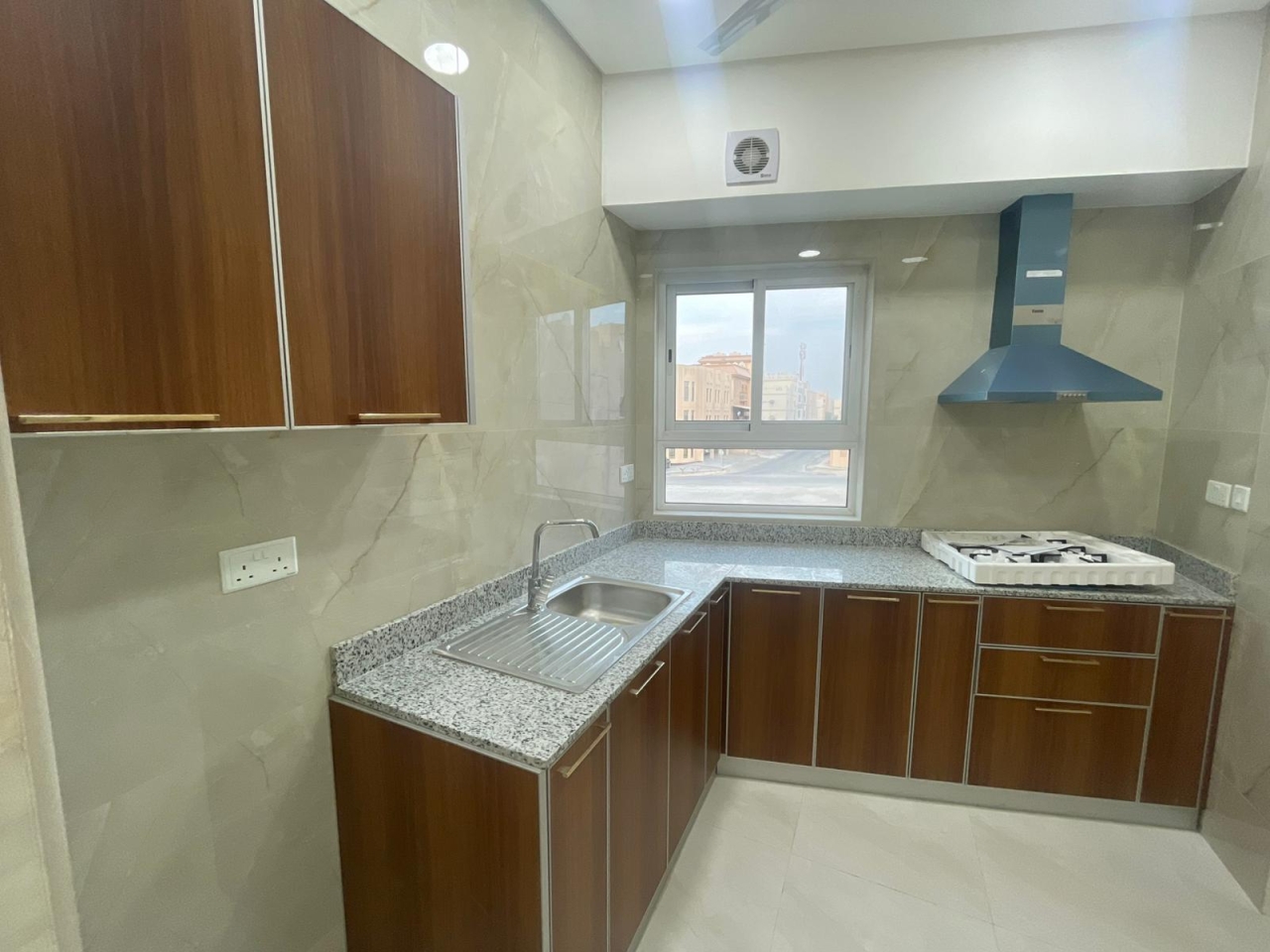 property 489 image 0