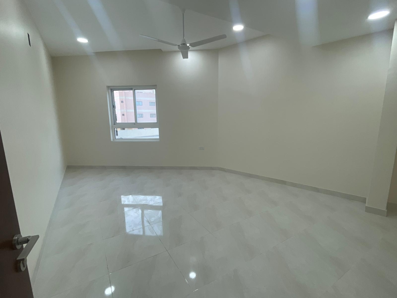 property 489 image 3