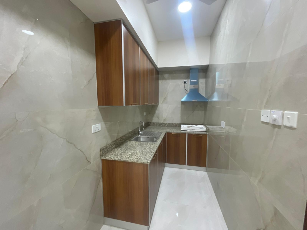 property 490 image 0