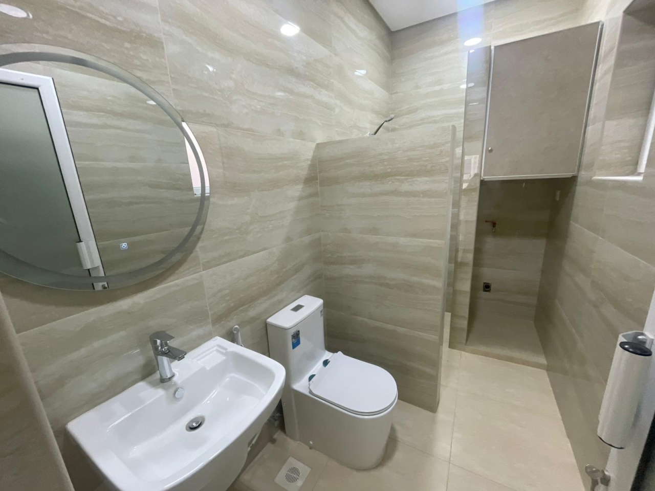 property 490 image 2