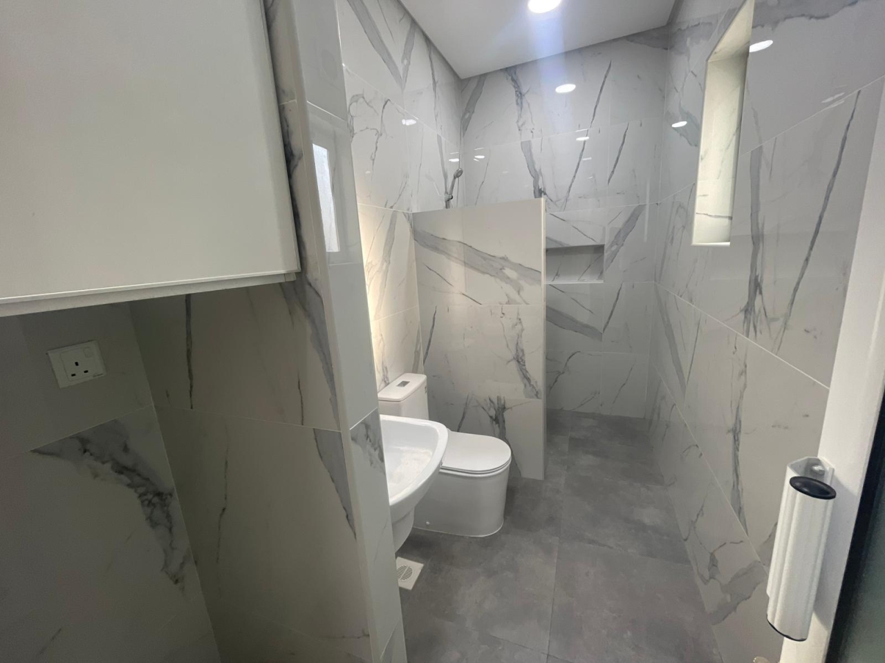 property 492 image 3