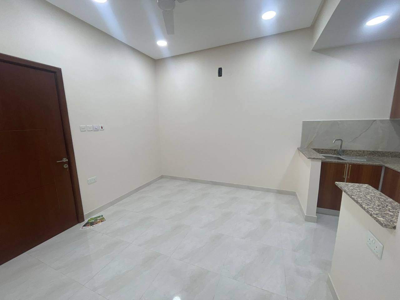 property 495 image 0